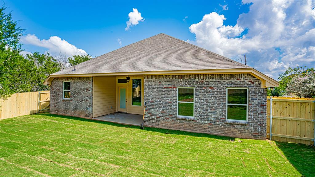 2714 Austin Drive, Granbury, TX 76048