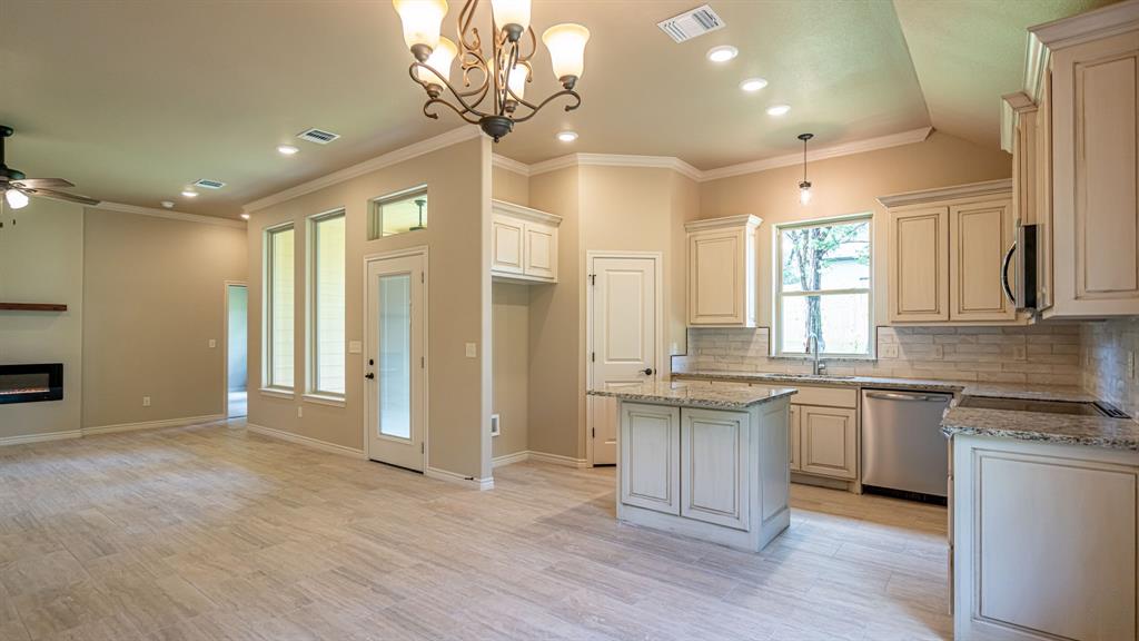 2714 Austin Drive, Granbury, TX 76048