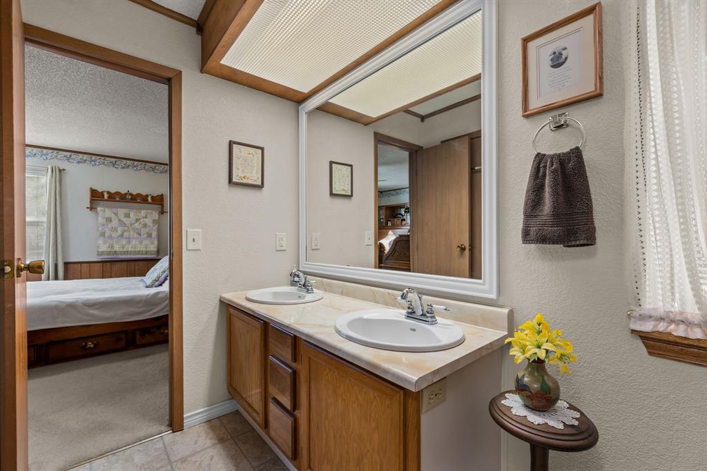 404 Cleveland Road, Granbury, TX 76049