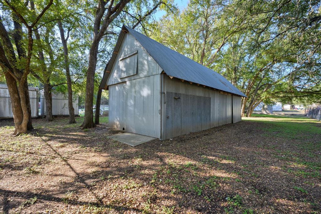 404 Cleveland Road, Granbury, TX 76049