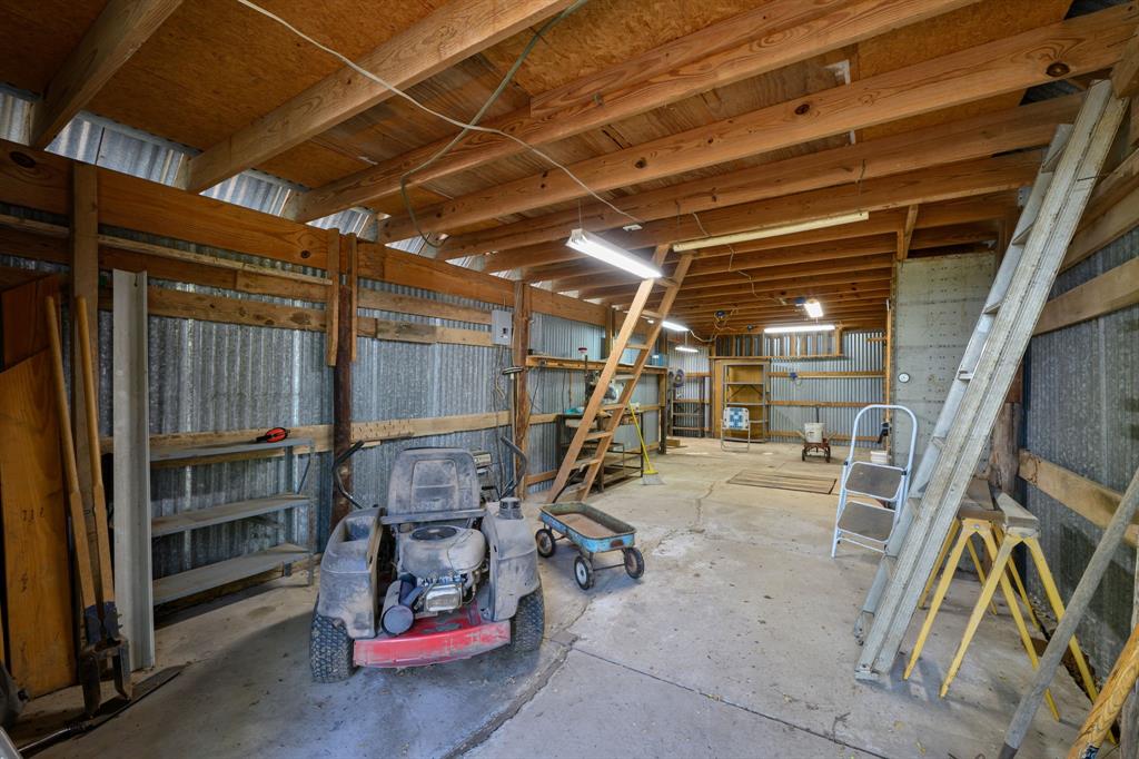 404 Cleveland Road, Granbury, TX 76049