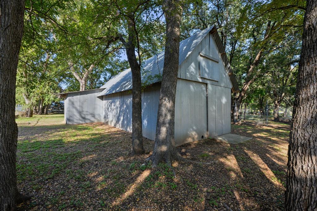 404 Cleveland Road, Granbury, TX 76049