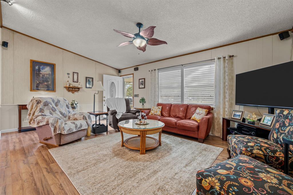 404 Cleveland Road, Granbury, TX 76049