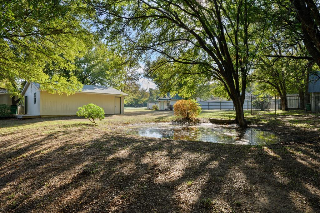 404 Cleveland Road, Granbury, TX 76049