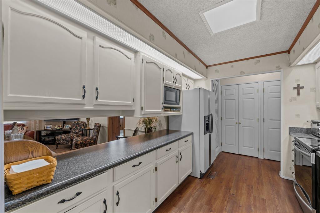 404 Cleveland Road, Granbury, TX 76049