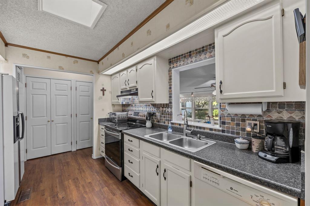 404 Cleveland Road, Granbury, TX 76049