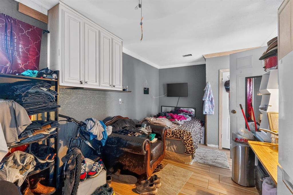 2520 Hillsboro Avenue, Dallas, TX 75228