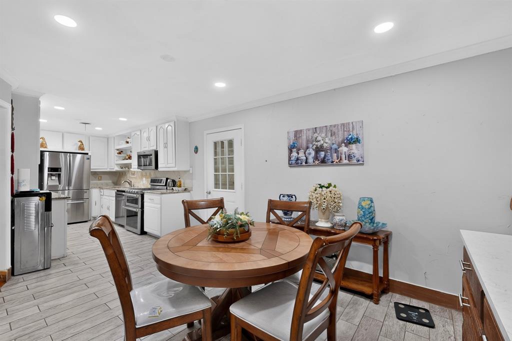 2520 Hillsboro Avenue, Dallas, TX 75228
