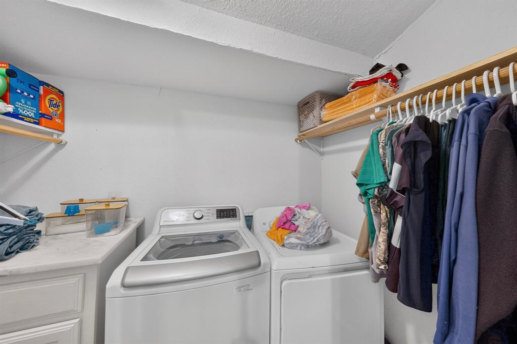 2520 Hillsboro Avenue, Dallas, TX 75228