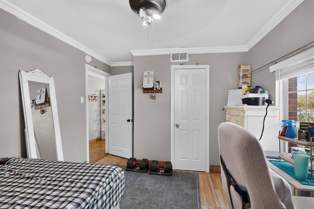 2520 Hillsboro Avenue, Dallas, TX 75228