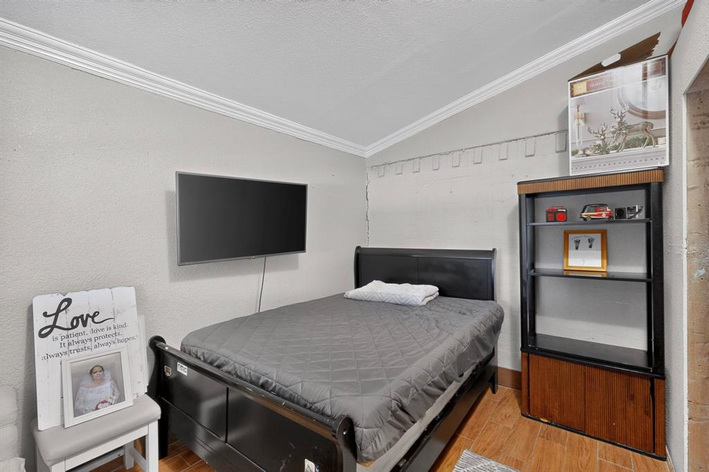 2520 Hillsboro Avenue, Dallas, TX 75228