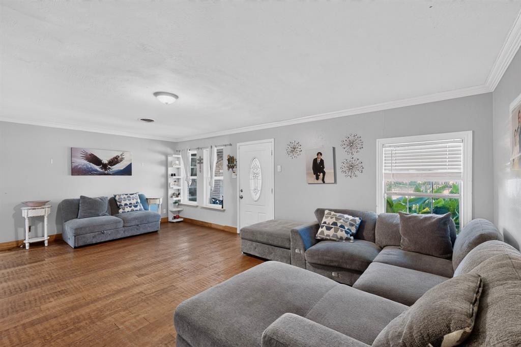 2520 Hillsboro Avenue, Dallas, TX 75228