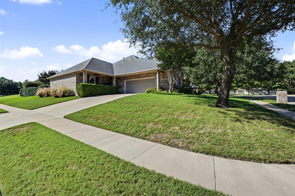 8955 Leslie Court, Benbrook, TX 76126