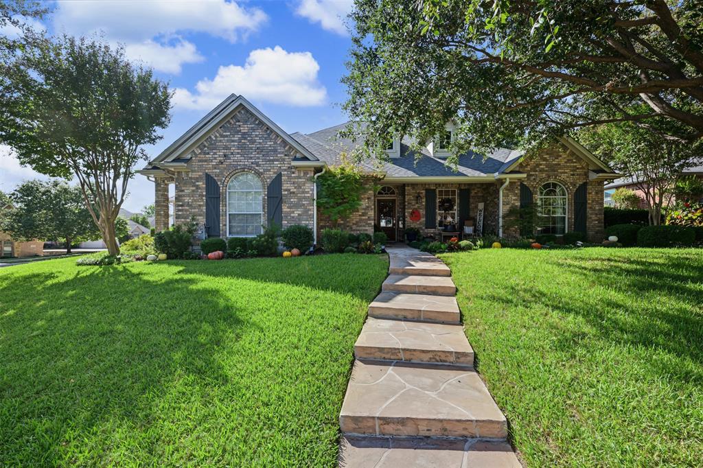 8955 Leslie Court, Benbrook, TX 76126