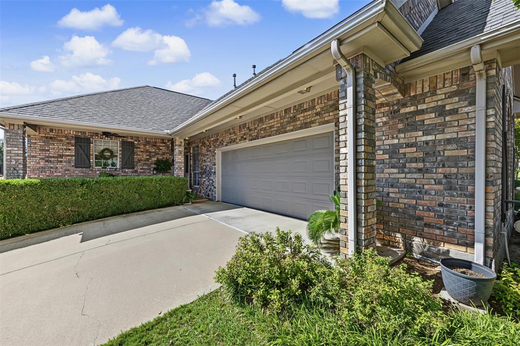 8955 Leslie Court, Benbrook, TX 76126
