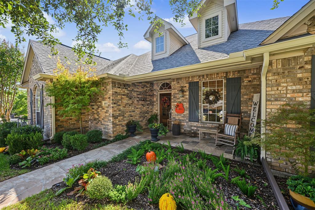 8955 Leslie Court, Benbrook, TX 76126