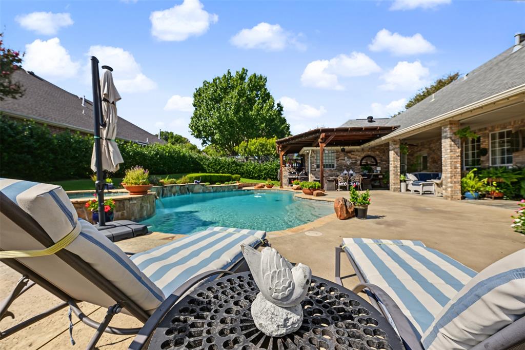 8955 Leslie Court, Benbrook, TX 76126