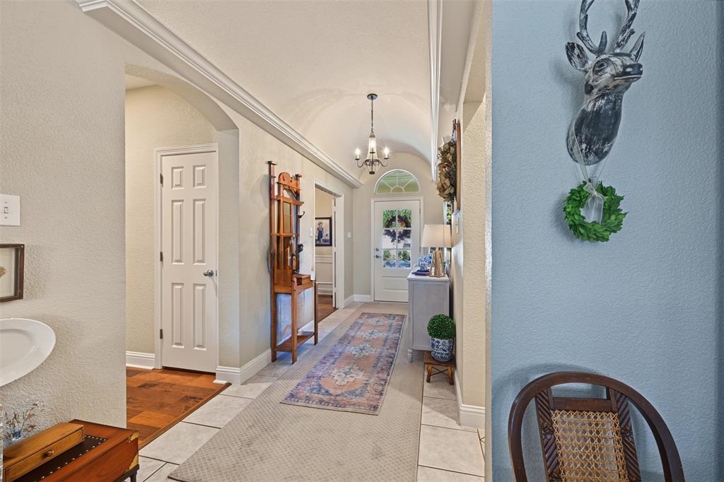 8955 Leslie Court, Benbrook, TX 76126
