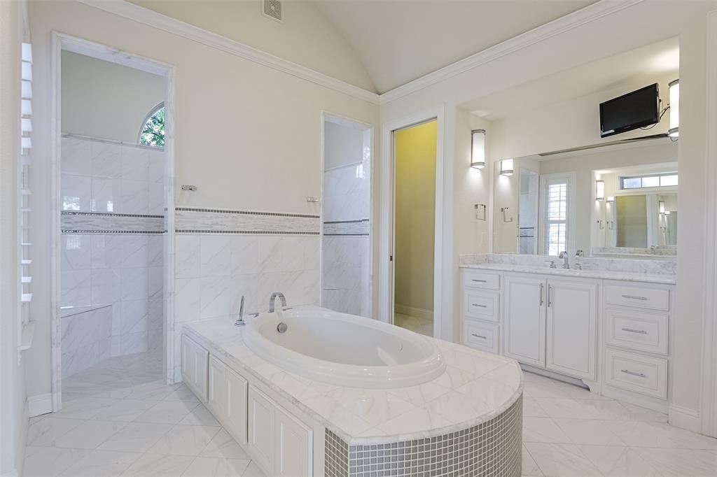 228 Katy Lake Drive, Waxahachie, TX 75165