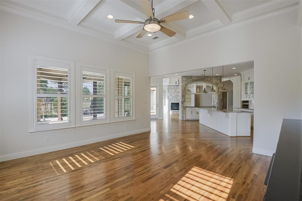 228 Katy Lake Drive, Waxahachie, TX 75165
