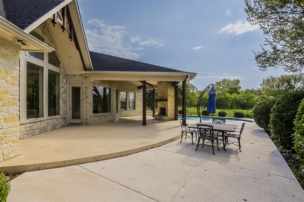 228 Katy Lake Drive, Waxahachie, TX 75165