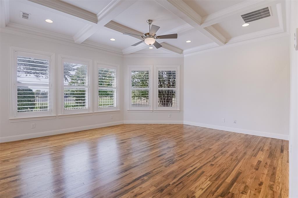 228 Katy Lake Drive, Waxahachie, TX 75165