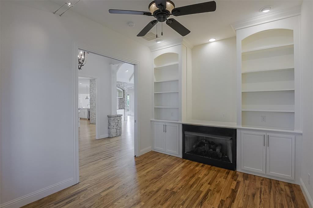 228 Katy Lake Drive, Waxahachie, TX 75165