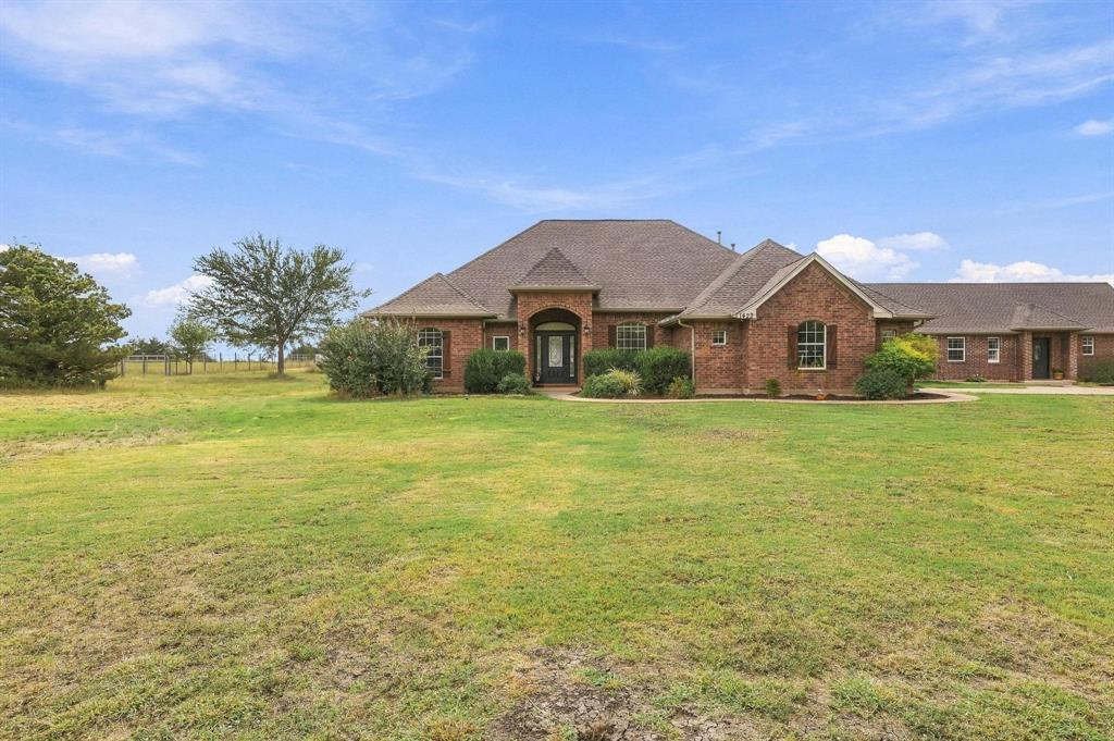 1422 County Road 377, Van Alstyne, TX 75495