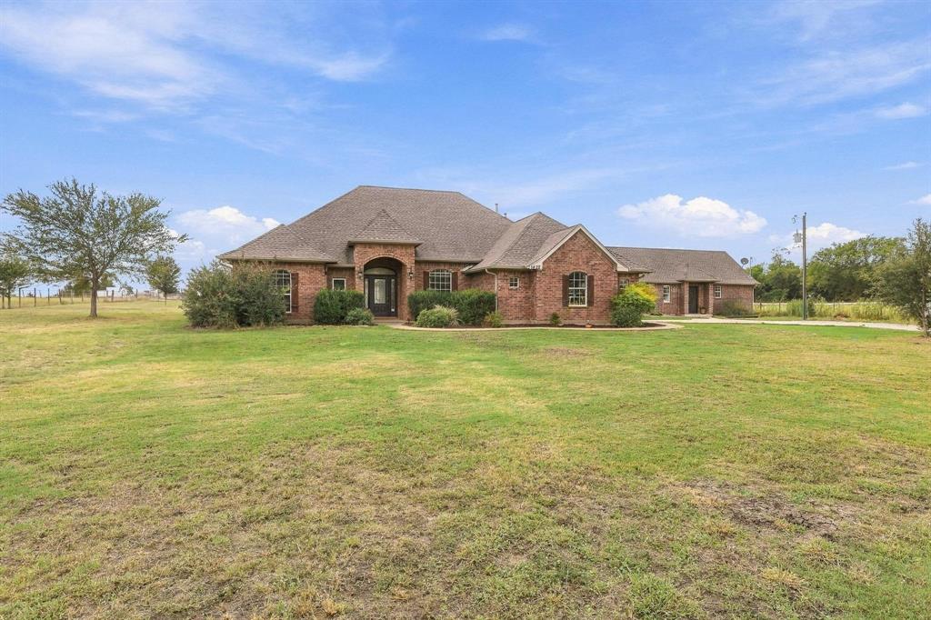1422 County Road 377, Van Alstyne, TX 75495