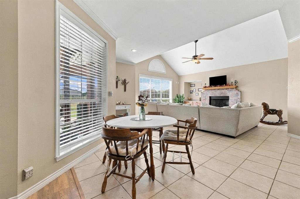 1422 County Road 377, Van Alstyne, TX 75495