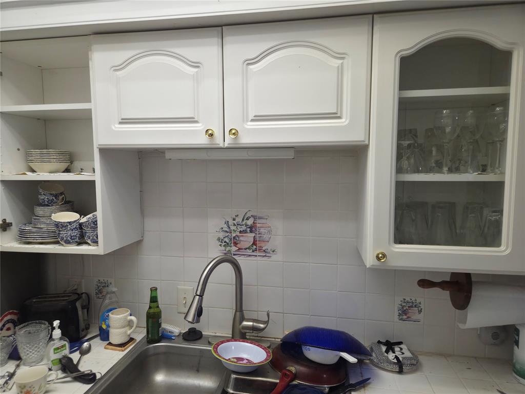 707 W Embercrest, Arlington, TX 76017