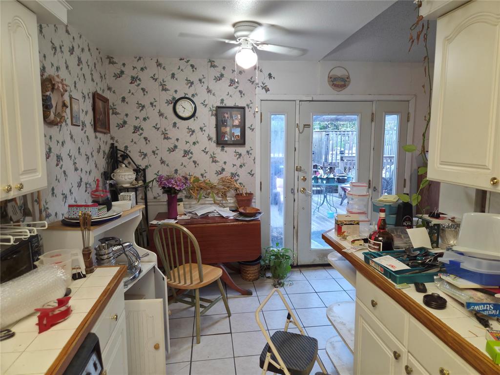707 W Embercrest, Arlington, TX 76017