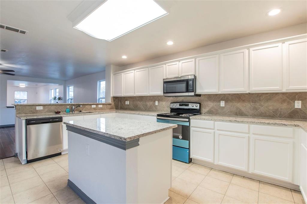 3142 Dusty Oak Drive, Dallas, TX 75227