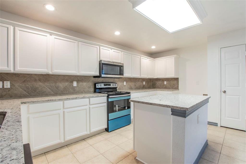 3142 Dusty Oak Drive, Dallas, TX 75227