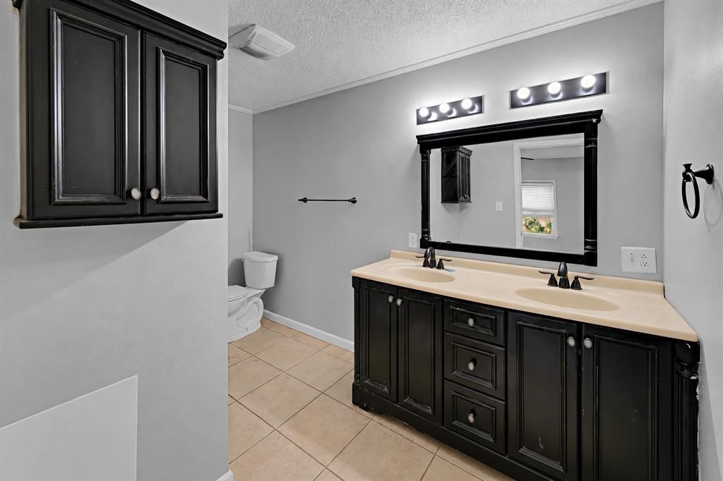 864 Lost Gold Road, Waco, TX 76708