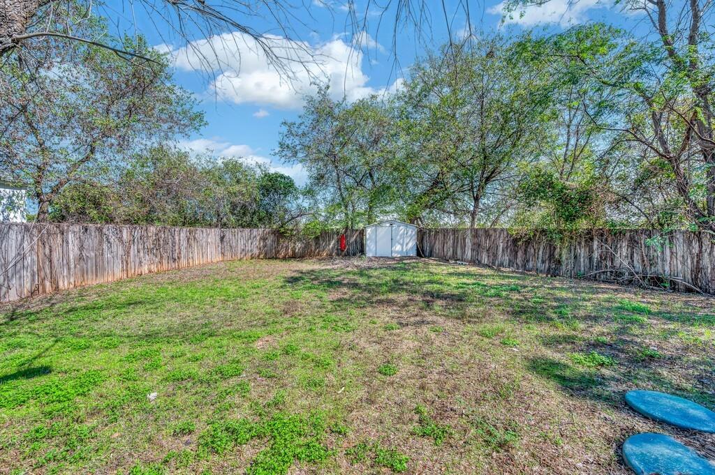 864 Lost Gold Road, Waco, TX 76708
