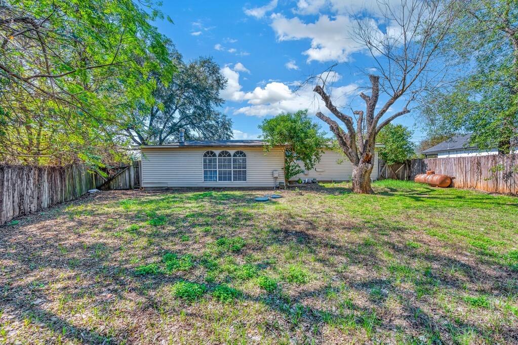 864 Lost Gold Road, Waco, TX 76708