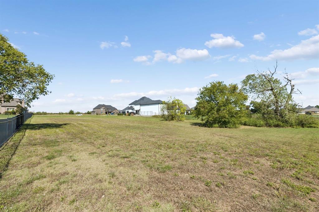 1103 Estate Drive, Ennis, TX 75119