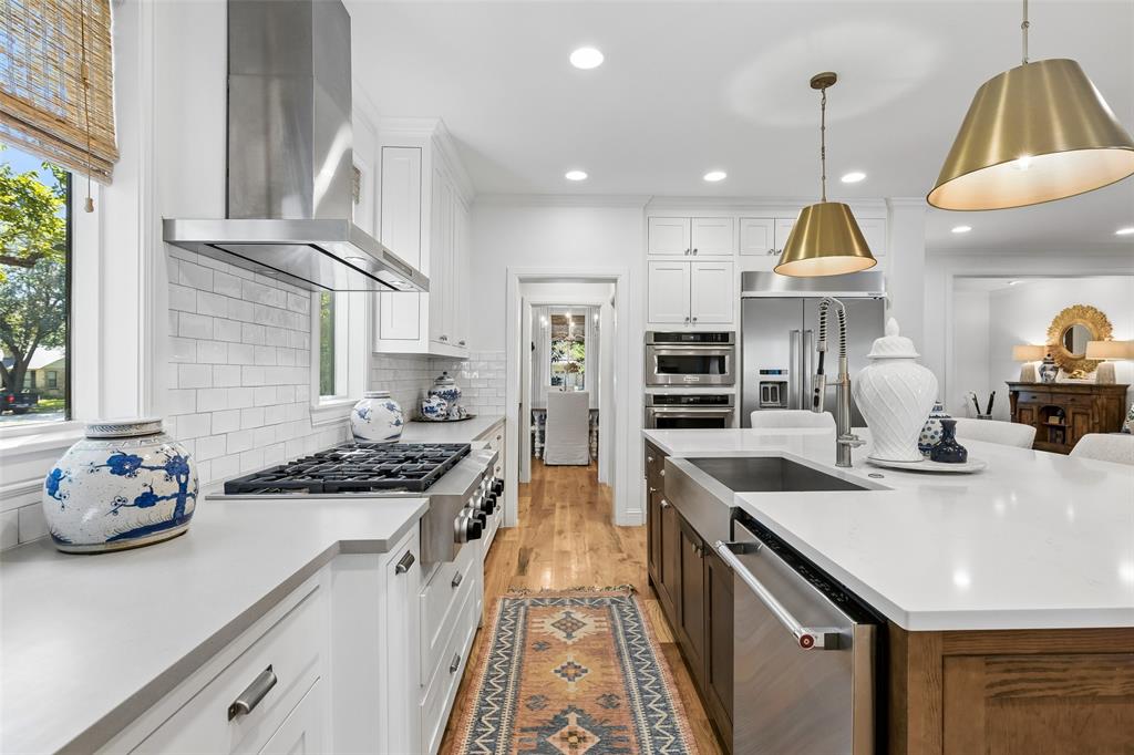 560 Northlake Drive, Dallas, TX 75218