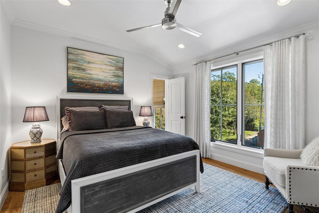 560 Northlake Drive, Dallas, TX 75218