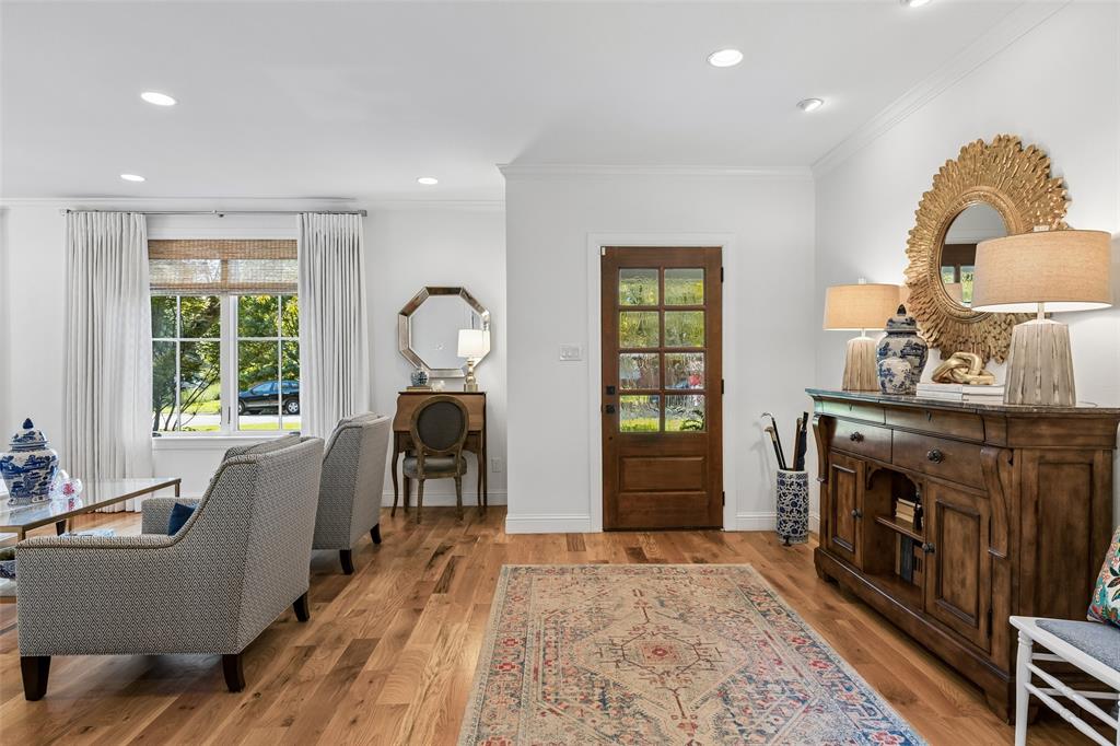 560 Northlake Drive, Dallas, TX 75218 560 Northlake Drive, Dallas, TX 75218