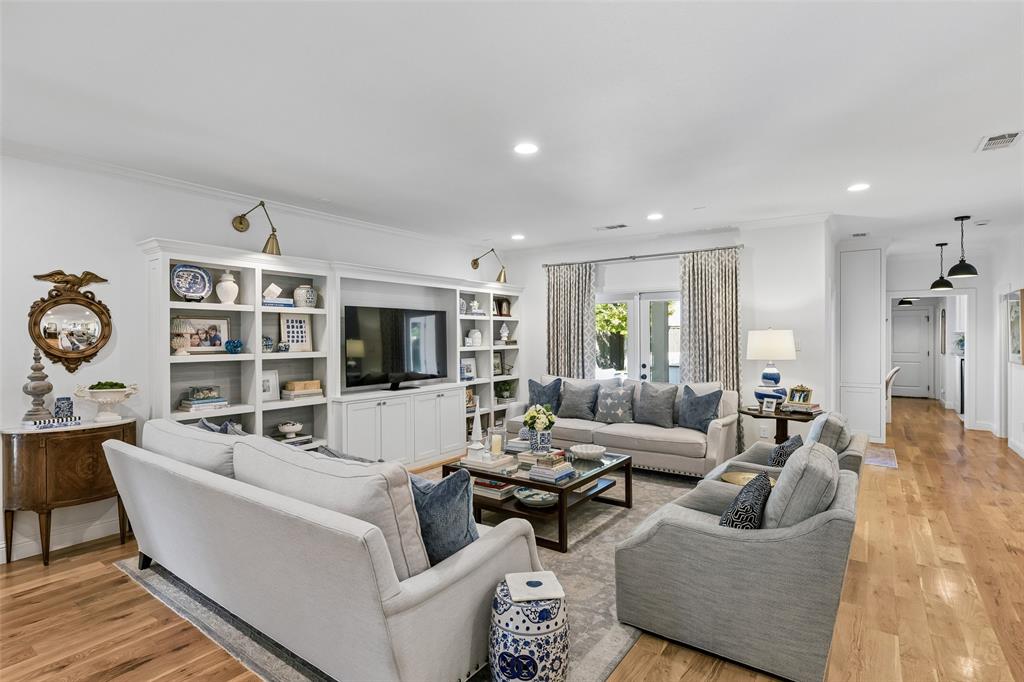 560 Northlake Drive, Dallas, TX 75218 560 Northlake Drive, Dallas, TX 75218
