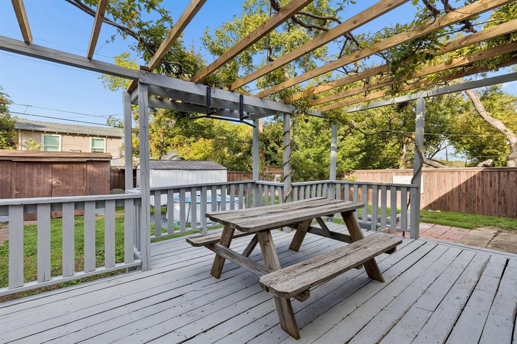 823 Kidd Springs Drive, Dallas, TX 75208