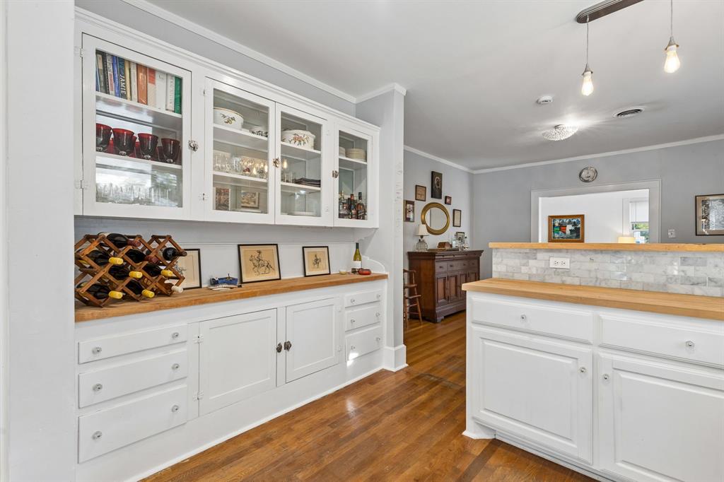 823 Kidd Springs Drive, Dallas, TX 75208 823 Kidd Springs Drive, Dallas, TX 75208