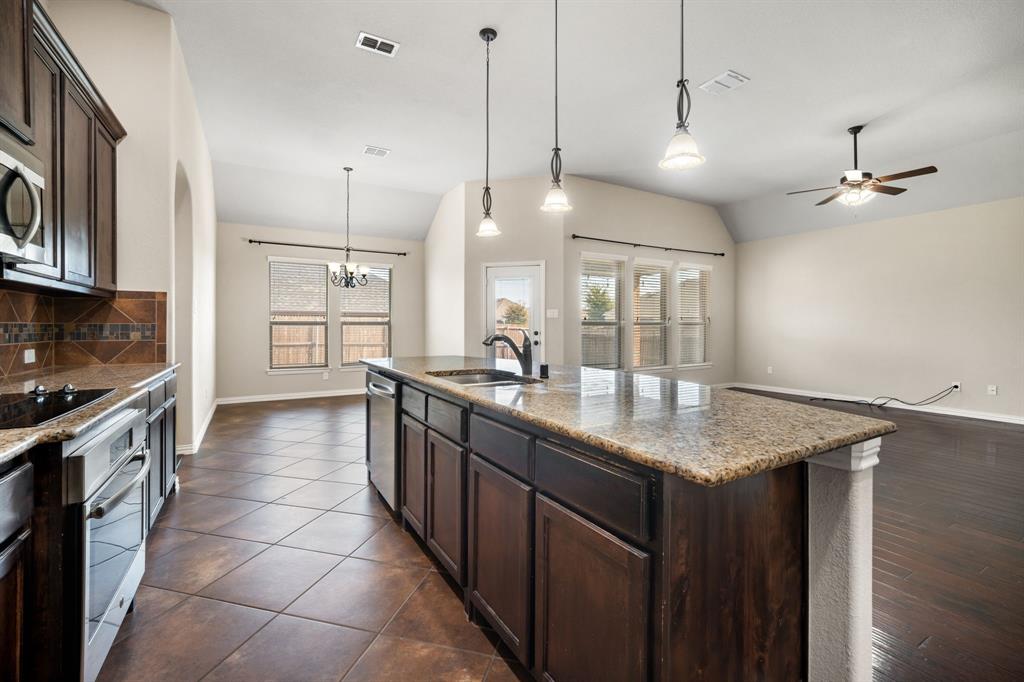 200 Northstar Lane, Waxahachie, TX 75165