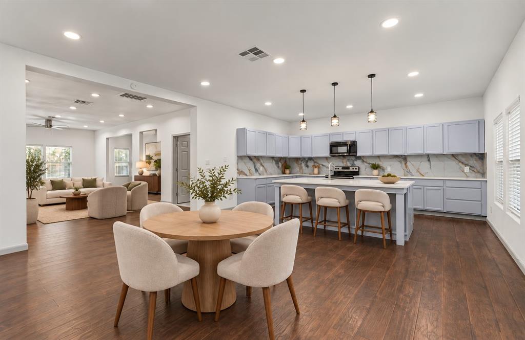 1207 E Russell Avenue, Carrollton, TX 75006