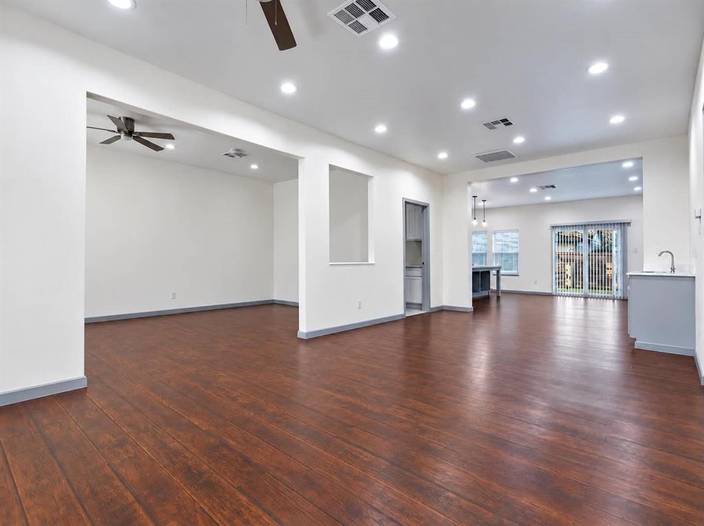 1207 E Russell Avenue, Carrollton, TX 75006