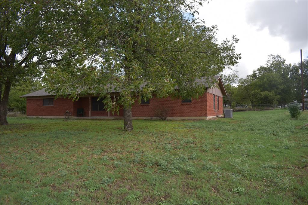 211 S College Street, Itasca, TX 76055