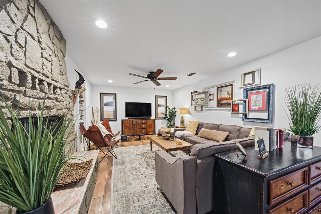 1118 Hidden Cove Trail, Granbury, TX 76049