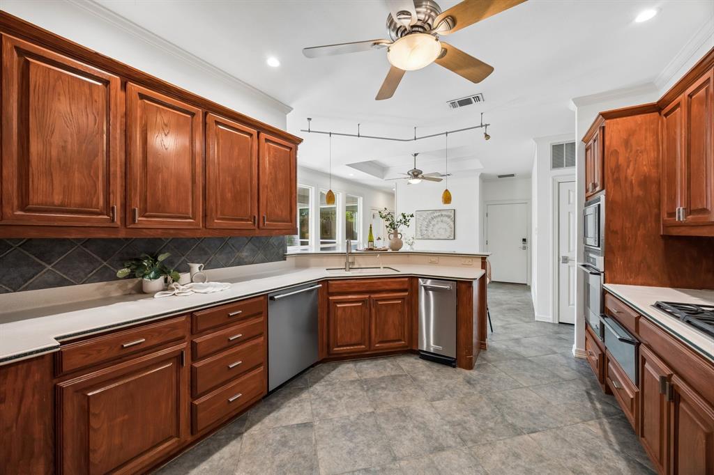 4013 Bobbin Lane, Addison, TX 75001